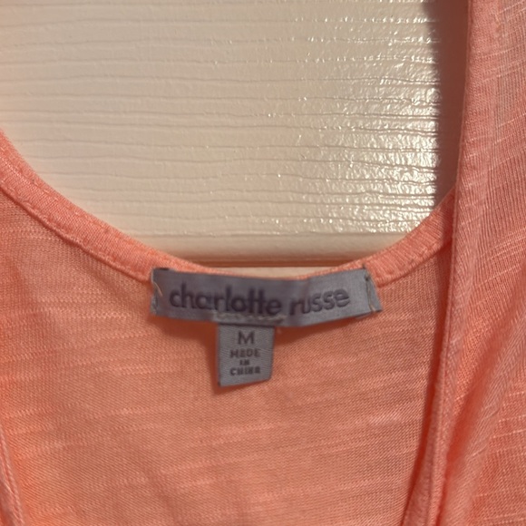 Peach tank top with tie in the front - Picture 3 of 3